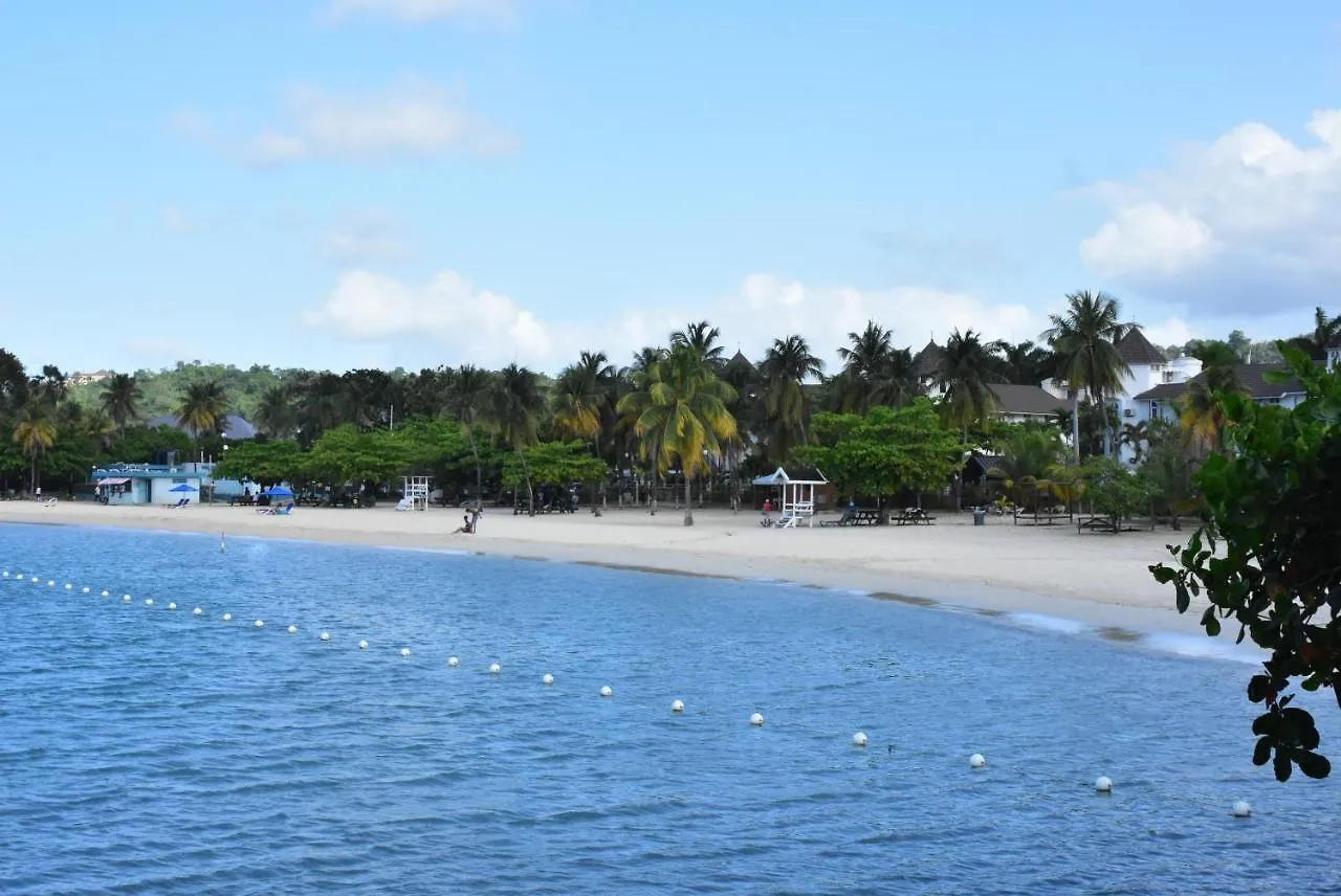 Czar'S Sanctuary- Apt B4 At Sandcastle Ocho Rios 0*,  Jamaica