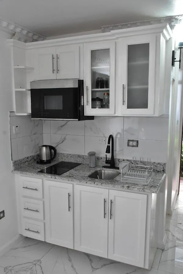 Czar'S Sanctuary- Apt B4 At Sandcastle Ocho Rios